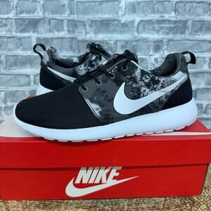 Nike Roshe Run Print Black White Cool Grey 599432-090 Womens Size 10 New